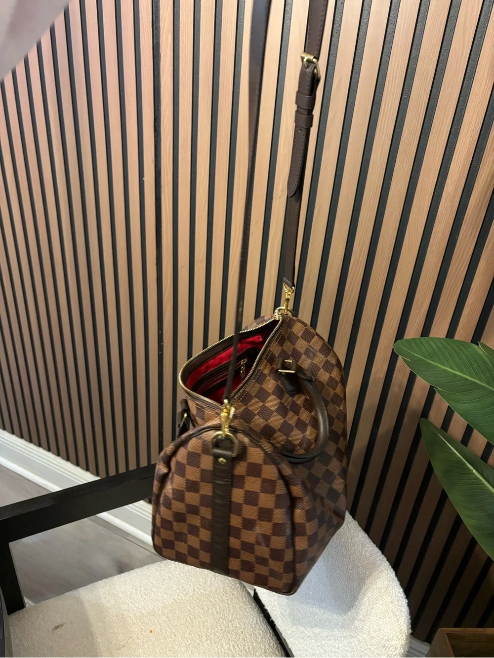 AUTHENTIC LOUIS VUITTON SPEEDY 25